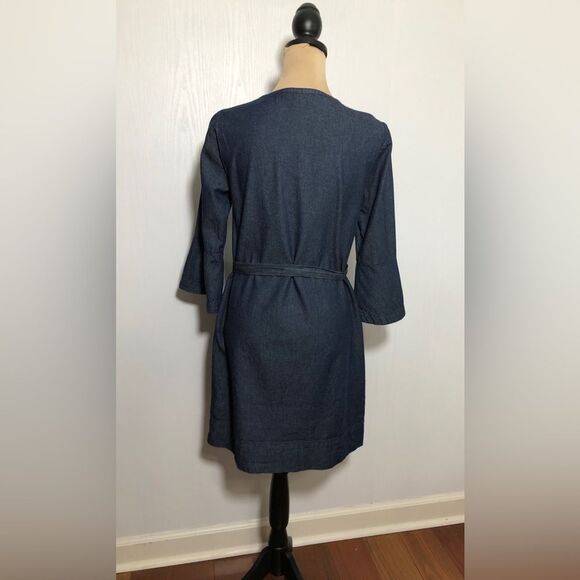 Draper James Dress Womens 6 Blue Chambray Ruffle Shift Flutter Sleeves Preppy - Picture 11 of 16